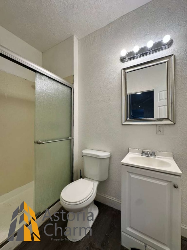 Building Photo - Flexible 4 Bedroom Layout with Fenced Backyard