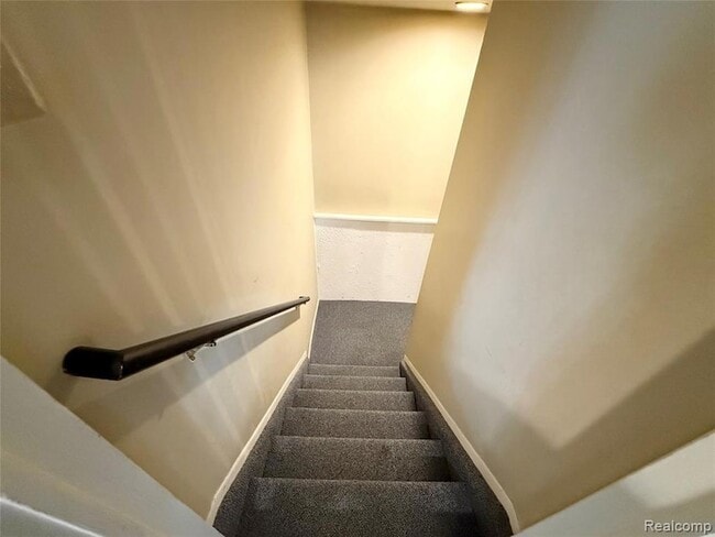 Building Photo - 6842 Indian Creek Dr