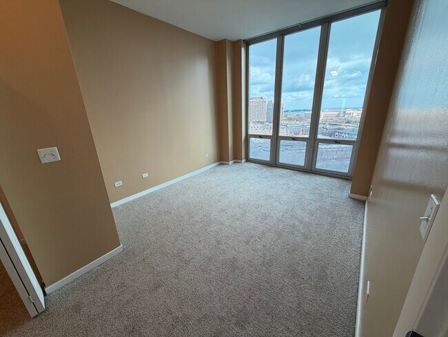 Building Photo - 1600 S Indiana Ave