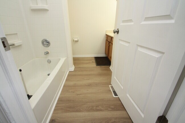 Building Photo - 2969 Saganashkee Ln