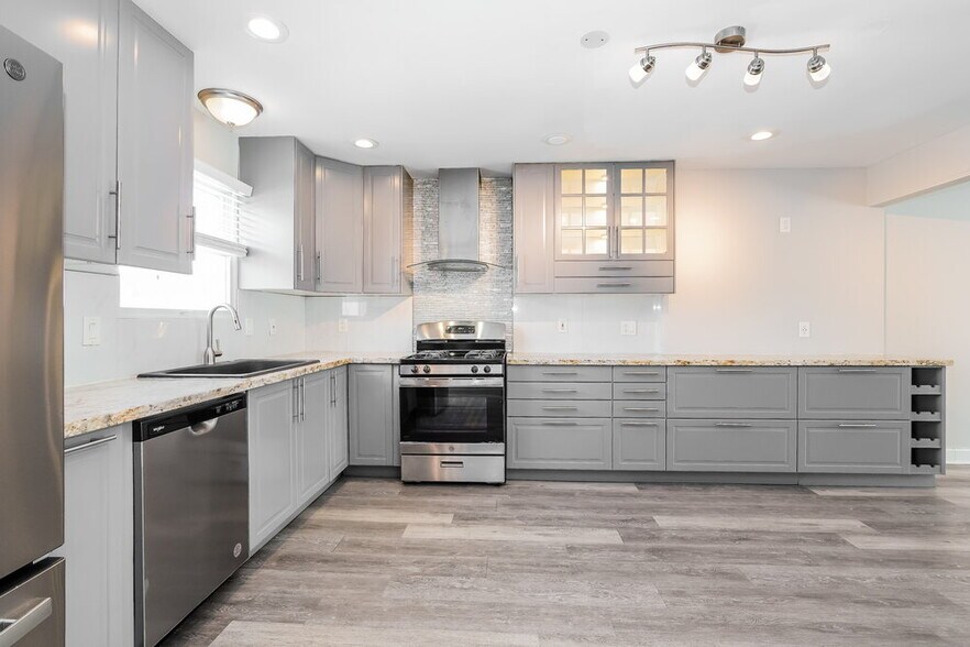 Building Photo - 100 Dakota Ct