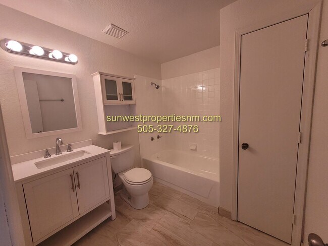 Building Photo - 4 Bedroom, 2.5 Bath Home for Rent