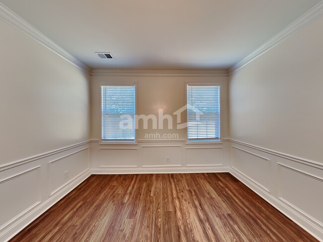 Building Photo - 7014 Roselake Cir