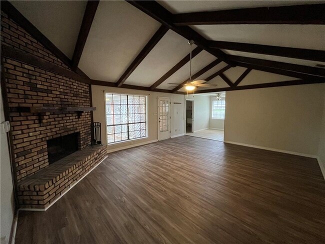 Building Photo - 562 Barcelona Dr