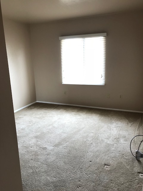 Building Photo - Ground Floor Two Bedroom Condo ~ North Pre...