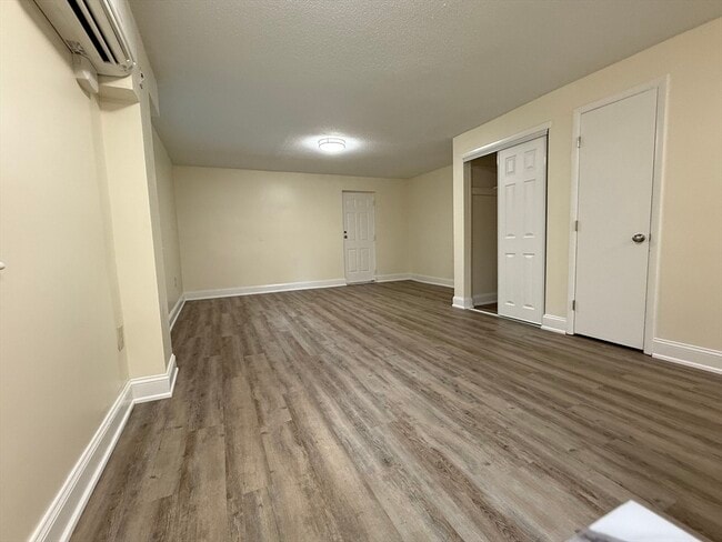 Building Photo - 237 Garden St