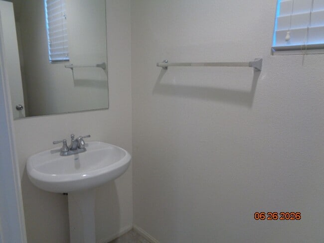 Building Photo - Beautiful 2 Story Home in the Rosamond Frontier Homes Development