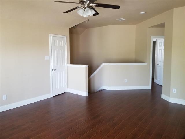 Building Photo - 10253 Lakeview Dr