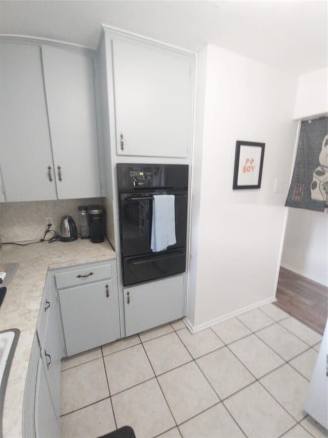 Building Photo - 1616 Glencrest Dr