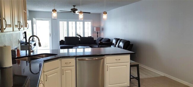 Building Photo - 2431 Franciscan Dr