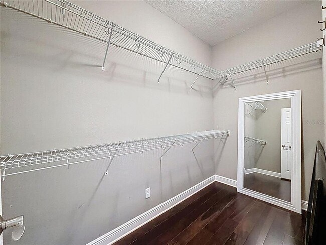 Building Photo - 10701 Laurel Vista Way