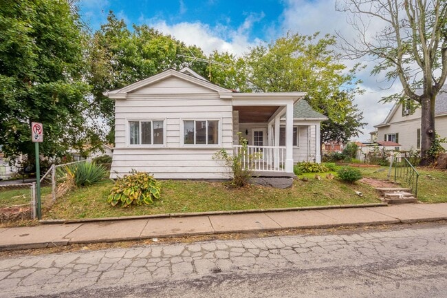 Building Photo - Stunning 2 bedroom home in Whitaker available January 15!