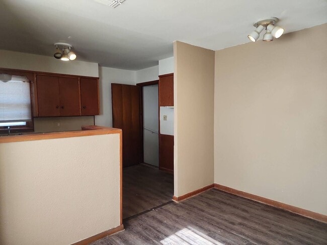 Building Photo - 2 Bed 1.5 Bath in OKC!