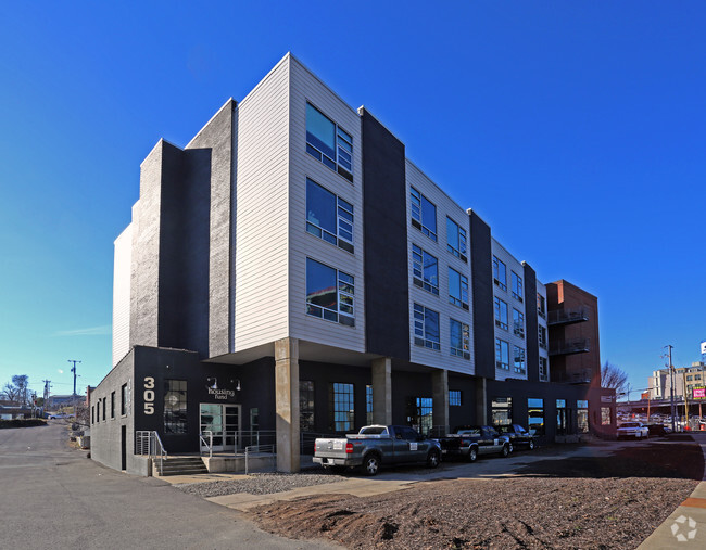 Primary Photo - Laurel House Lofts