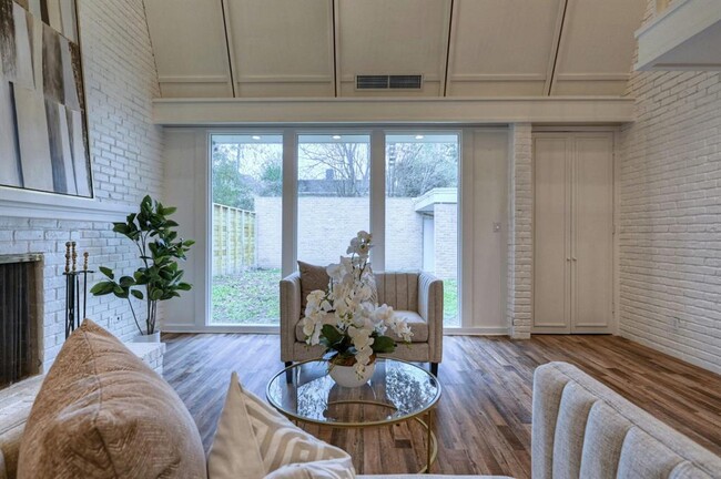 Building Photo - 5407 John Dreaper Dr