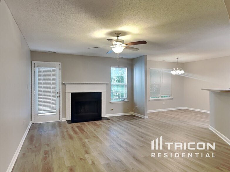 Building Photo - 1090 Augusta Woods Dr