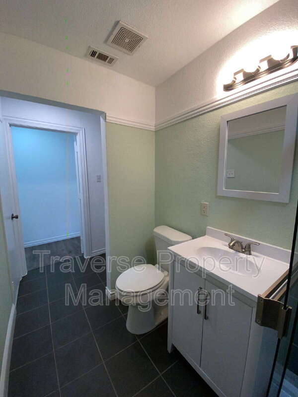 Building Photo - 145 Gordon Dr