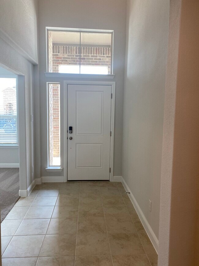 Entryway - 1021 Gillespie Dr