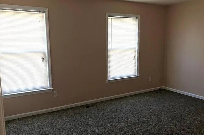 Building Photo - 406 Strathaven Ct