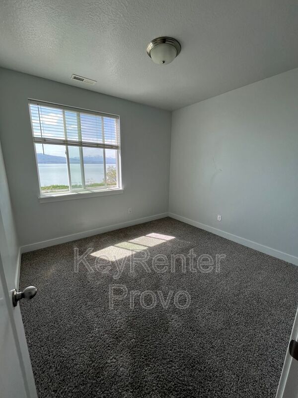 Building Photo - 681 N 380 W