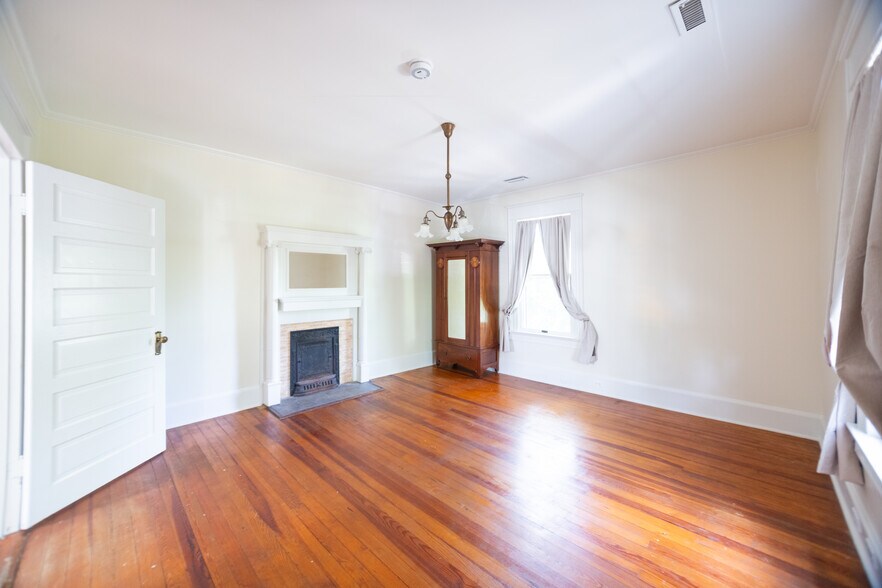 Upstairs Bedroom 1 - 1014 Shepherd St