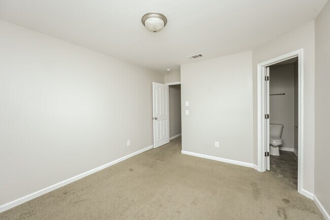 Building Photo - 8035 Logan Dr