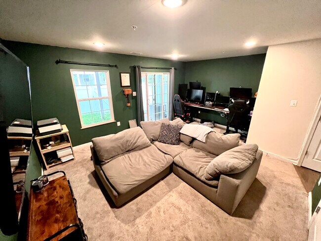 Building Photo - 8355 Daydream Cres