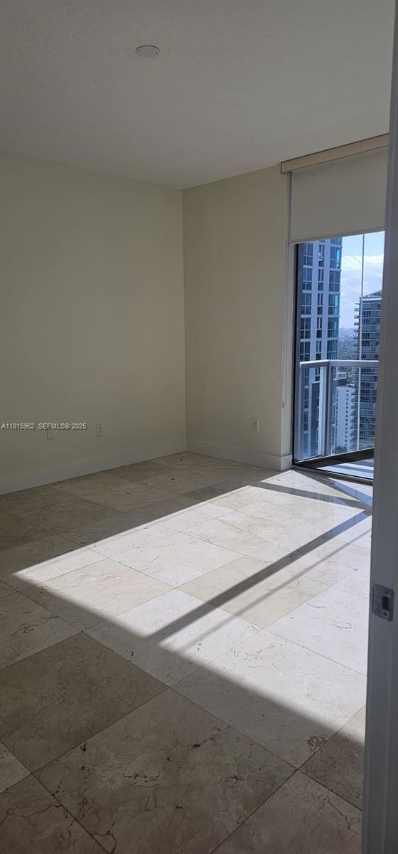 Building Photo - 1060 Brickell Ave