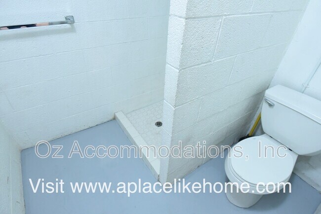 Building Photo - 3131 N 63rd St