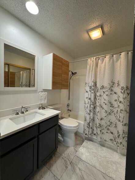 Building Photo - 22 Cross Cyn