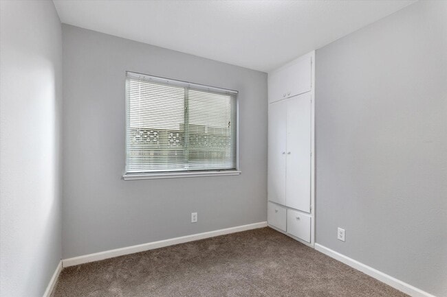 Building Photo - San Jose 4 Bedroom with Solar Power & Central A/C