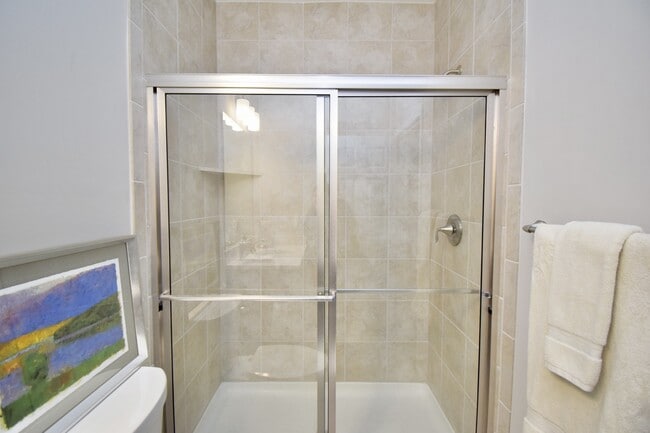 Building Photo - 7164 Glenvalley Dr