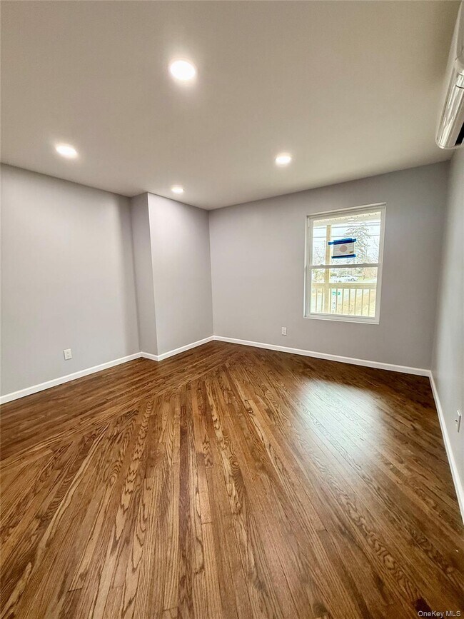 Building Photo - 19 Lee Ave