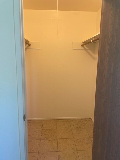 Building Photo - 2740 Tachevah Dr