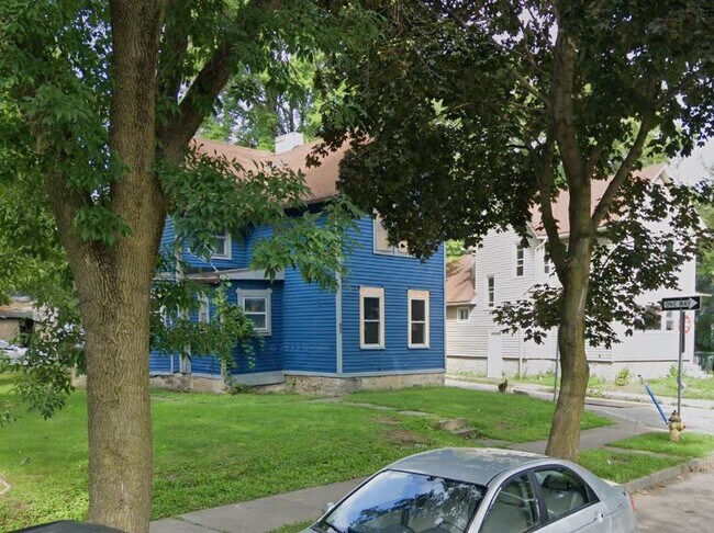 Primary Photo - 85 Fulton Ave