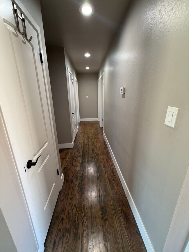 Building Photo - 3 Bedroom | 2 Bathroom | Single family home in Golf Course Terrace