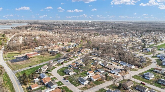 Building Photo - 9 Glenview Dr