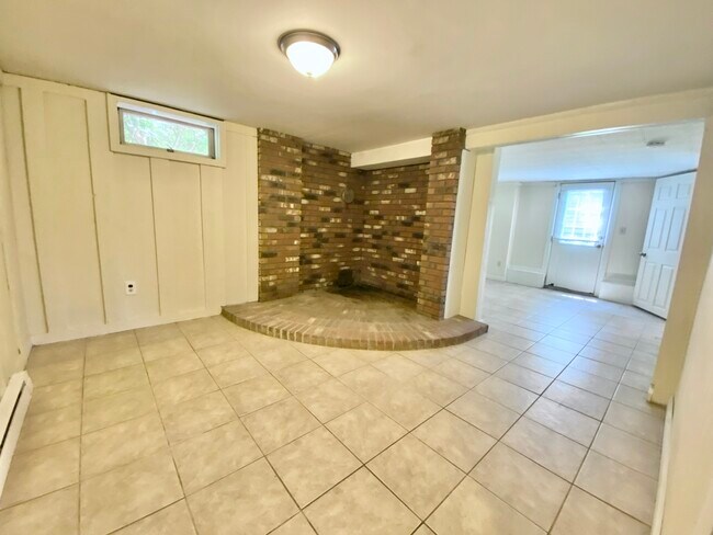 Building Photo - 73 Rocky Hill Rd