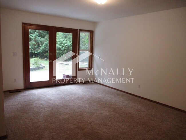 Building Photo - Beautiful 3 Bedroom 2.5 Bath Home in Gig Harbor