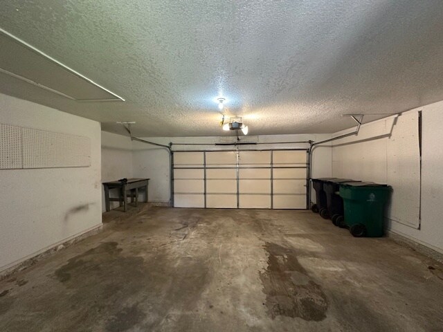 Building Photo - 1100 NW 141st St