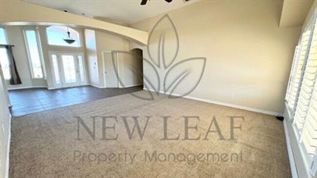 Building Photo - Beautiful 4 bedroom on LARGE private lot in PHELAN