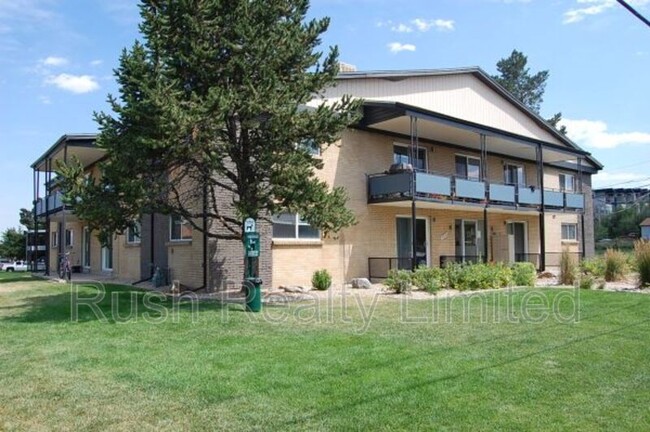 Building Photo - 1800 Fenton St