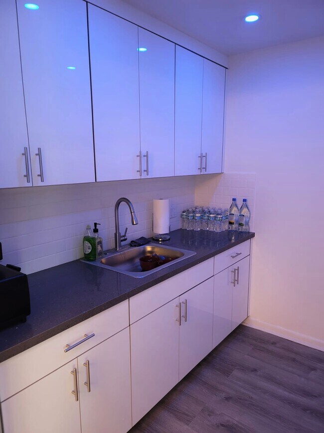 Newly renovated kitchen - 151 SW 134th Way