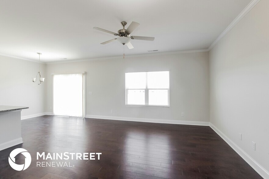 Building Photo - 2115 Vecchio Dr