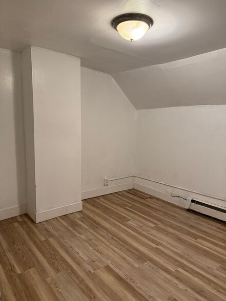 Building Photo - 103 Walnut St