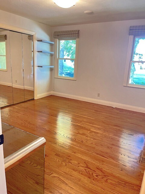 Building Photo - 1002 Hazelwood Ave