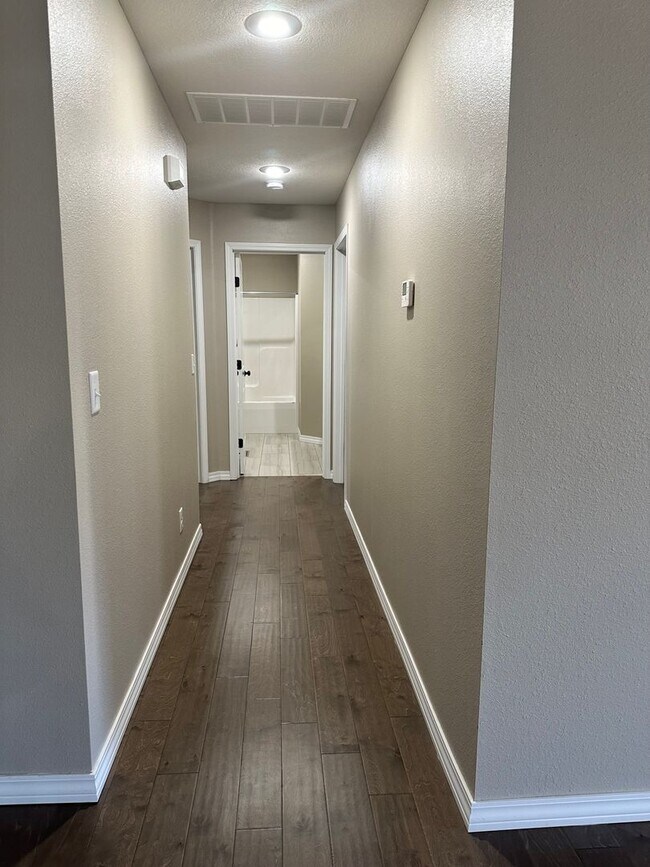 Building Photo - Your Dream 3-Bed, 2-Bath Brick Haven