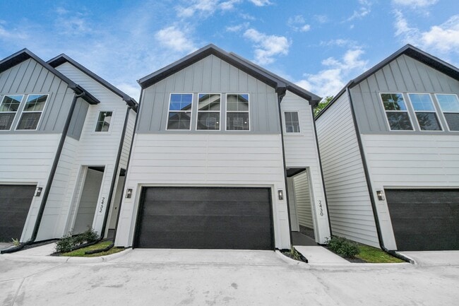 Building Photo - 2430 Harrington St