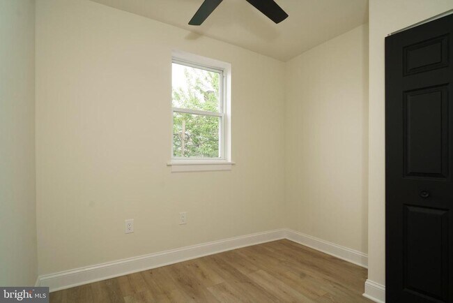 Building Photo - 2529 S Camac St
