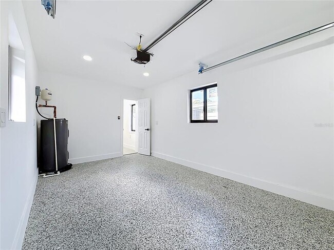 Building Photo - 2472 Tradewinds Dr